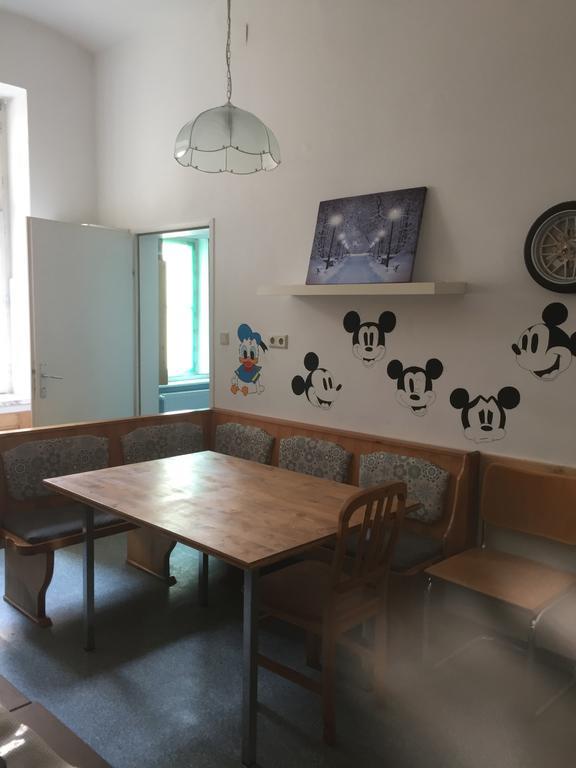 Chichilli Hostel Vienna Esterno foto