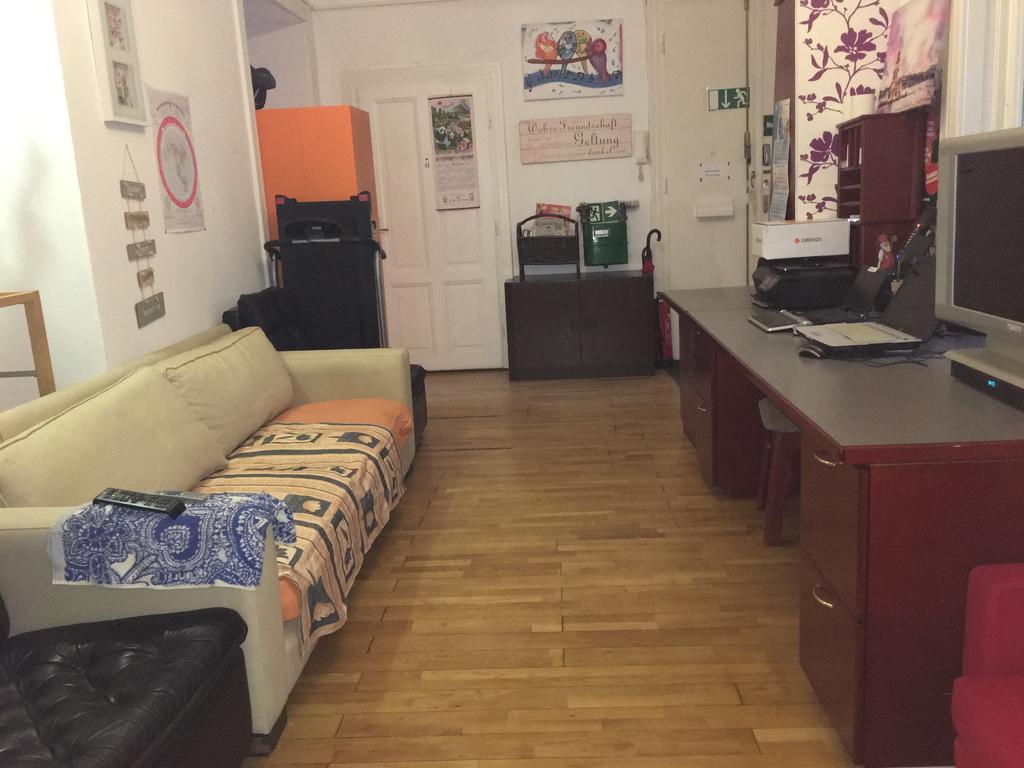 Chichilli Hostel Vienna Esterno foto