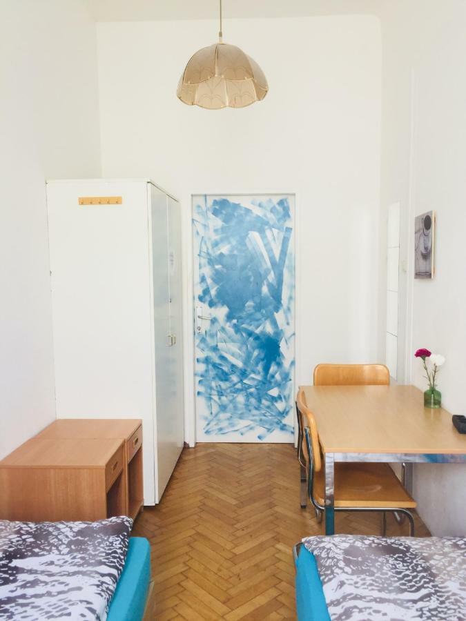 Chichilli Hostel Vienna Esterno foto