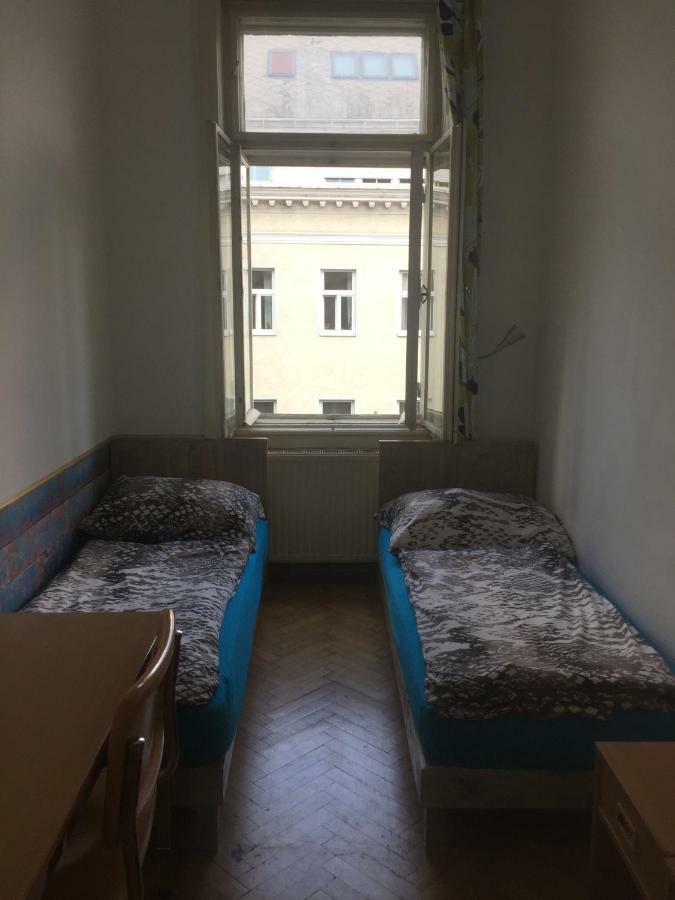 Chichilli Hostel Vienna Esterno foto
